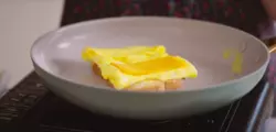 1 Ontbijtsandwich met ei en spek