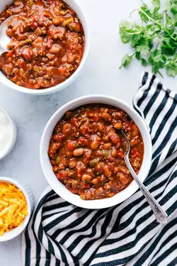 19Slow Cooker Chipotle Bean Chili